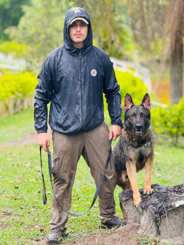 Adestrador Jhonatas - Jhon's Dog - Adestramento de Cães